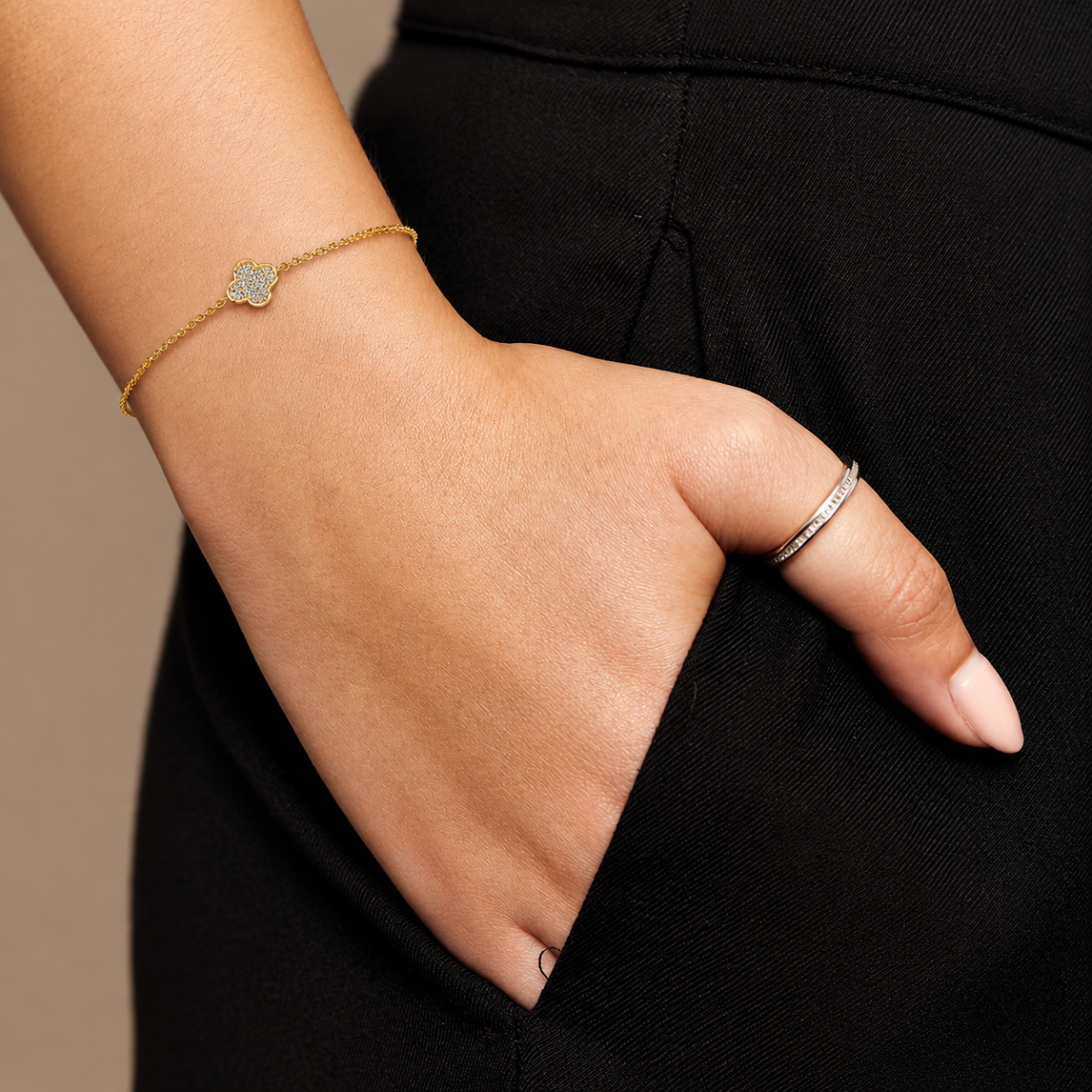 Golden Clover Spark Bracelet